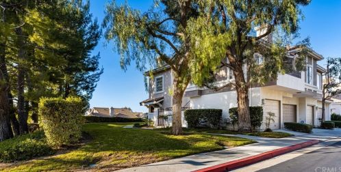 1089 Daybreak Ct, Anaheim, CA 92808-2406