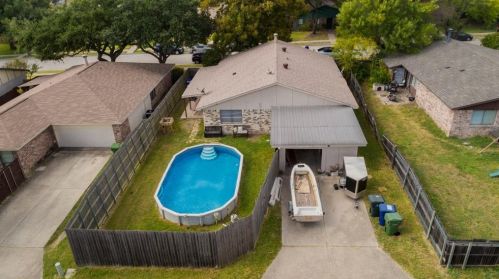 6326 Mc Cartney Ln, Garland TX 75043-5934 exterior