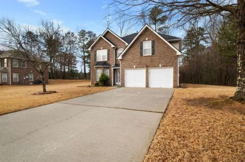 5156 Young Knl, Stone Mountain, GA 30088-4132