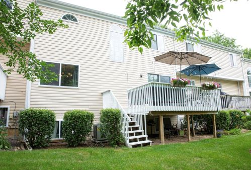 857 Princeton Cir, Island Lake, IL 60042-9421