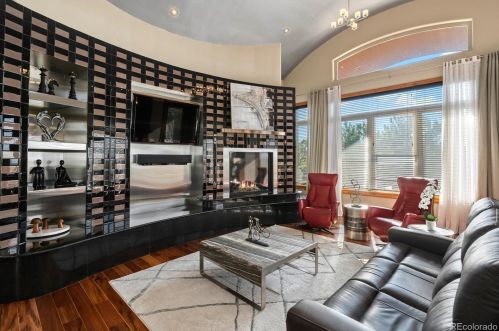 15421 Fairway Dr, Denver CO  80022-5221 exterior
