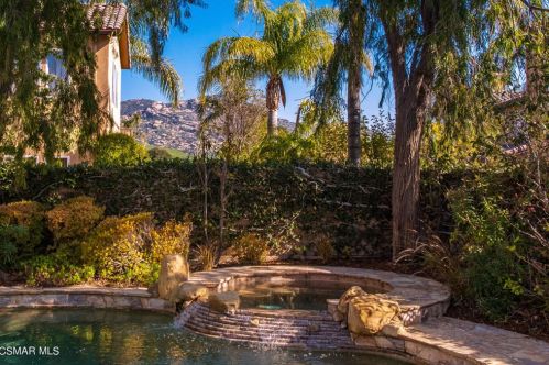 5934 Indian Terrace Dr, Simi Valley CA  93063-5771 exterior