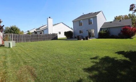 924 Hartwood Dr, Streamwood, IL 60107-6667