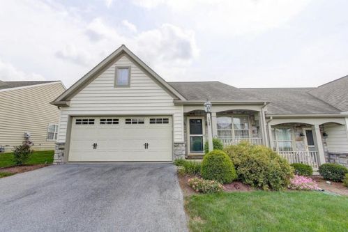 11 Farm Ln, Lancaster, PA 17603-5654