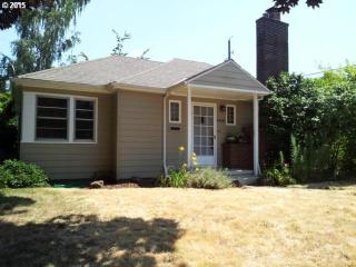 4606 Cesar E Chavez Blvd, Portland, OR 97211-8127