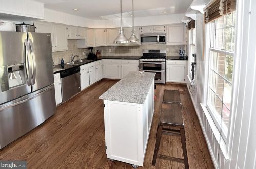 7734 Rockledge Ct, Springfield VA  22152-3853 exterior