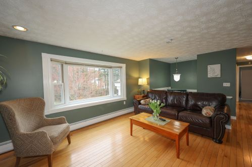 3 Shady Ln, Londonderry, NH 03053-2246