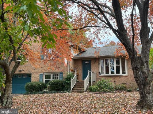 215 Betty Lewis Dr, Fredericksburg, VA 22405-2922
