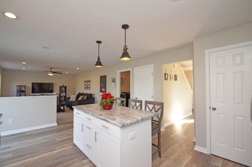 9655 Fallsridge Ct, Cincinnati OH 45231-2885 exterior