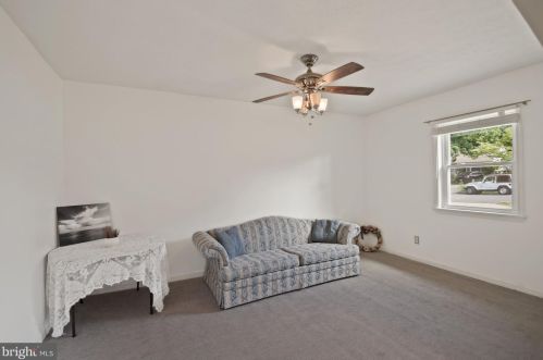 39 Hillman Ct, Aberdeen MD  21001-2406 exterior