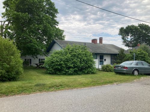 41 Knott St, Rockland, ME 04841-2413