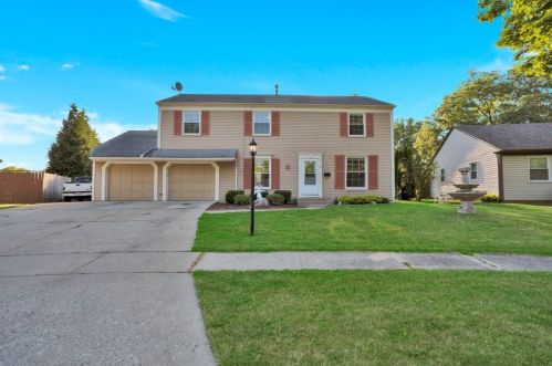 9 Beau Meade Rd, Oswego, IL 60543-9441