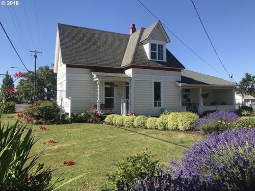 290 Fountain St, Harrisburg, OR 97446-9614