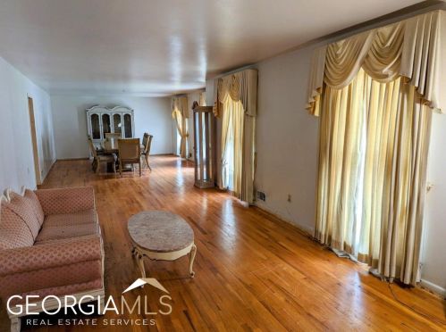 352 Harris Manor Dr, Atlanta GA  30311-2117 exterior