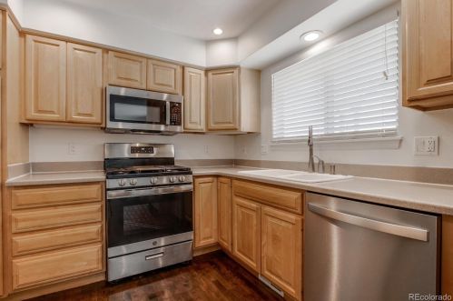 6909 Briarwood Dr, Englewood CO 80112-1160 exterior