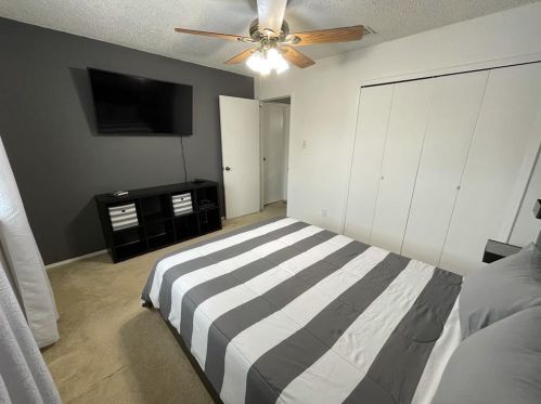 2067 Clubview Dr, Carrollton TX 75006-1746 exterior