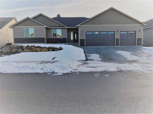 9813 January Dr, Amber, WA 99004-8580