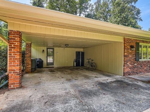 2269 Echo Hl Cir, Atlanta GA  30345-1902 exterior