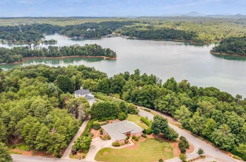 2300 Crystal Ct, Gainesville, GA 30506-1173