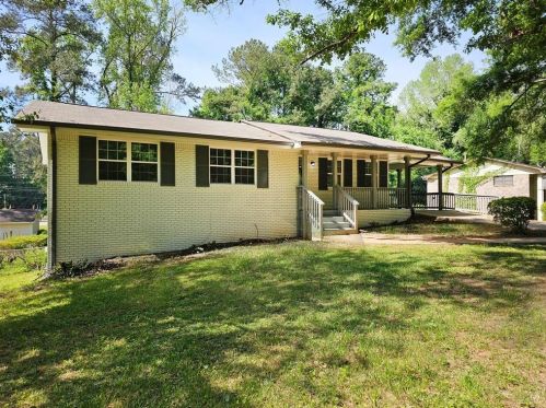 2880 Arlington Rd, Atlanta GA  30344-6033 exterior