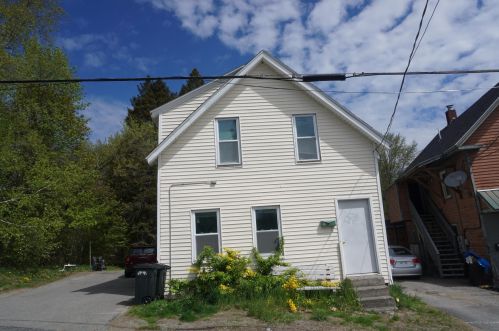 42 Island Ave, Orono, ME 04473-3831