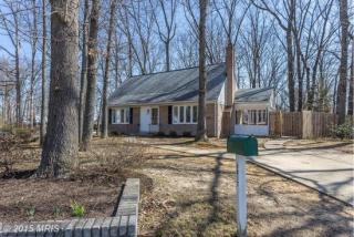 6817 Rolling Rd, Springfield VA  22152-3430 exterior