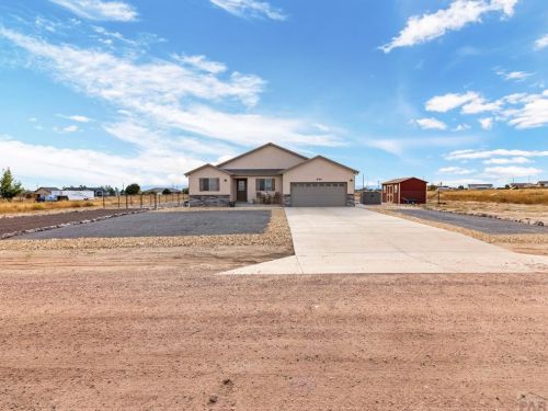 555 Verbena Dr, Pueblo, CO 81007-6525