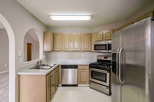 1041 Crest Ridge Cir, Marietta, GA 30060-0045