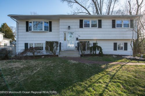 26 Alimar Dr, Middletown, NJ 07748-1433