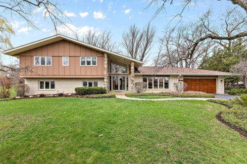2268 Circle Dr, Palatine, IL 60067-7746