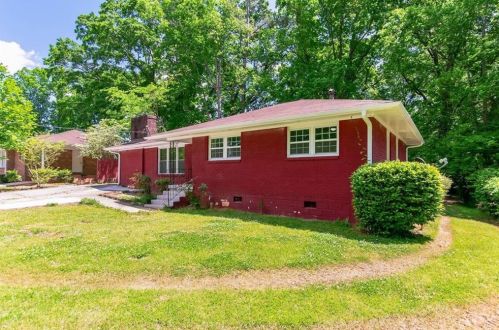 5678 Kite Dr, Forest Park, GA 30297-3024