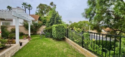 1888 Timber Trl, Vista CA 92081-7326 exterior