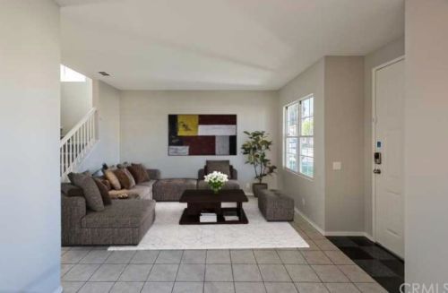 39564 Tischa Dr, Temecula, CA 92591-7325