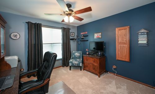 885 Chatham Dr, Carol Stream IL  60188-2979 exterior