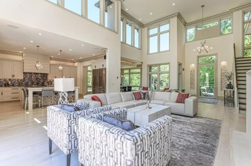 1107 Moores Mill Rd, Atlanta GA  30327-1645 exterior