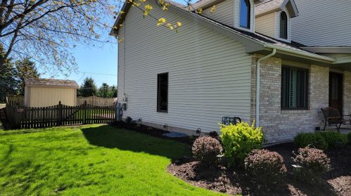 430 Windsor Dr, Oswego, IL 60543-9202