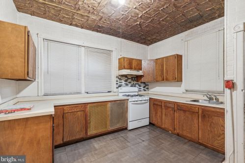 738 63rd St, Philadelphia PA 19151-3803 exterior