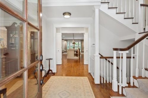 554 Mnr Rdg Dr, Atlanta GA  30305-3512 exterior
