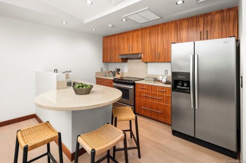 4528 Kahala Ave, Honolulu HI  96816-4927 exterior