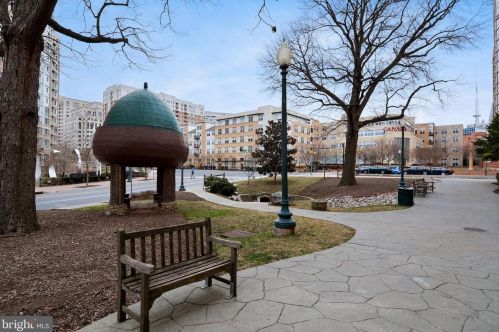 8401 Cedar St, Silver Spring MD 20910-4324 exterior