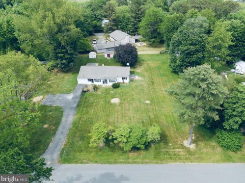122 Virginia Ave, Hamilton, VA 20158-9720