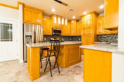 639 Tj Wright St, Angleton TX 77515-4355 exterior