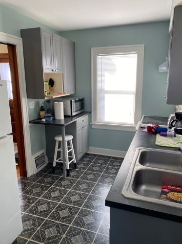 615 Spruce St, Nelson, IL 61021-3825