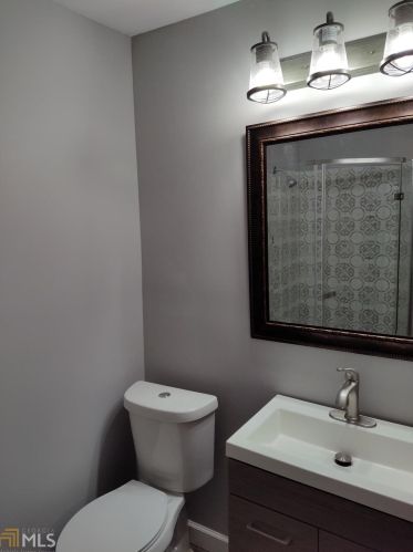 802 Mercury Dr, Atlanta GA  30331-0033 exterior