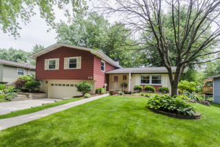 5715 Clover Dr, Lisle, IL 60532-2703