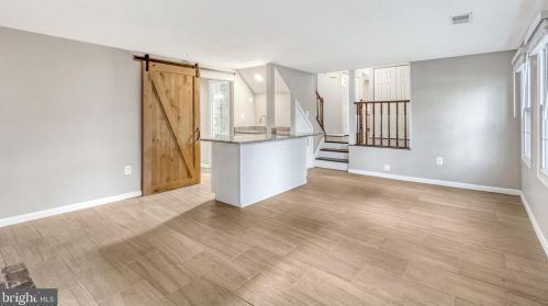 9919 Coffer Woods Rd, Springfield VA  22015-2903 exterior