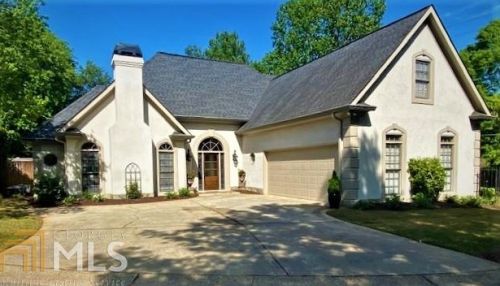 4583 Fountain Dr, Marietta, GA 30067-3657