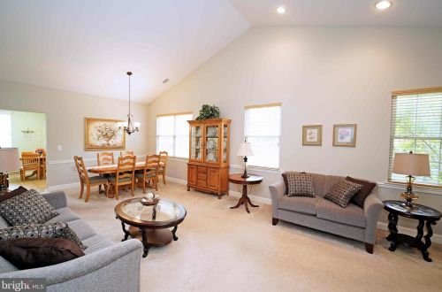 175 Meadowlark Dr, Trenton NJ  08690-3545 exterior