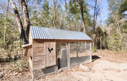 537 Mitchum Town Rd, Bonneau, SC 29431-3339