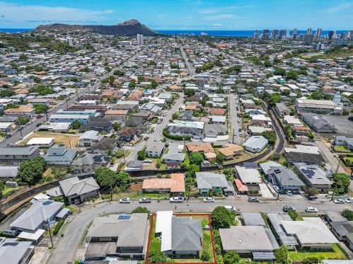 3467 Kupaa Dr, Honolulu, HI 96816-2503